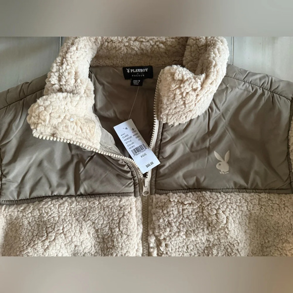 NWT PacSun Playboy Women's Apres Ski Puffer Jacket 🧸 - Picture 4 of 7